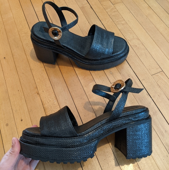 cult gaia Azariah Platform Sandal in black | Size 39 (US 9) - Picture 3 of 10